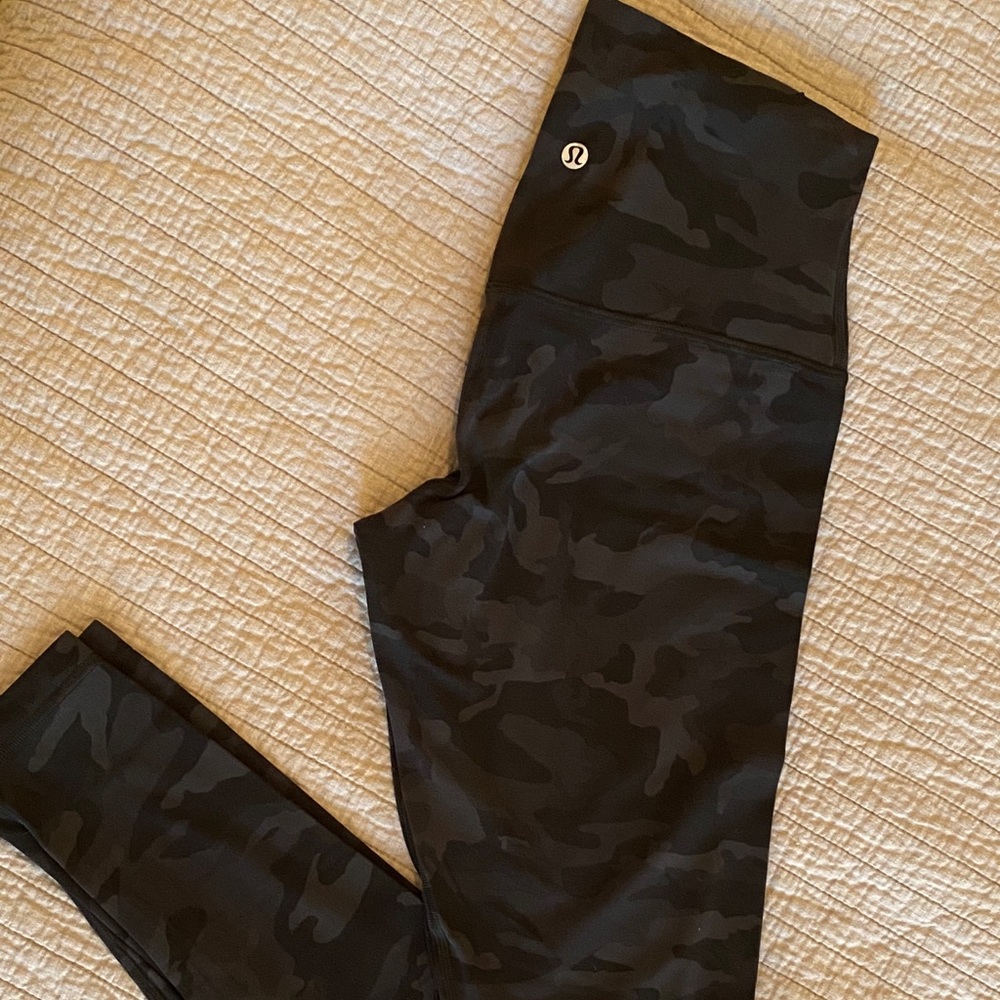 Lululemon camo leggings size: 6
